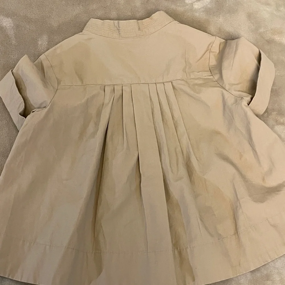 Banana Republic Baby 4T Beige Button-Up Shirt and Green Shorts Set - Picture 4 of 7